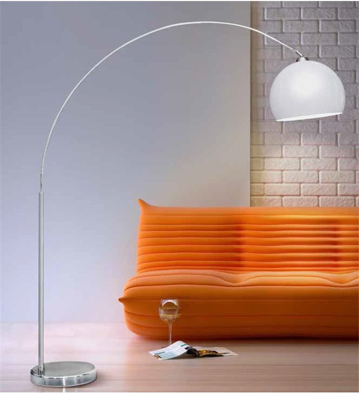 Lampa podłogowa Gio duża na wysięgniku z białym kloszem do salonu sypialni